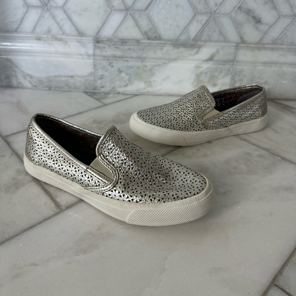 Size 7.5 Women’s Sperry Seaside Metallic Silver Perforated Slip-On Sneakers